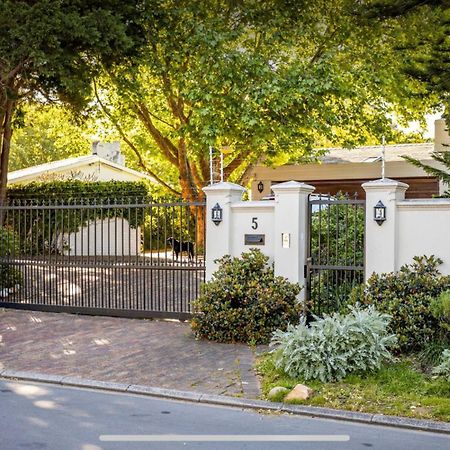 Guest Suite - Leafy Constantia Guest House Cape Town Exterior photo